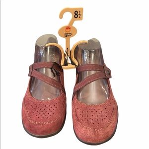 NWOT Earth Spirit Size 8.5 Maroon Mary Janes w/Gleron Cushion w/Velcro S…